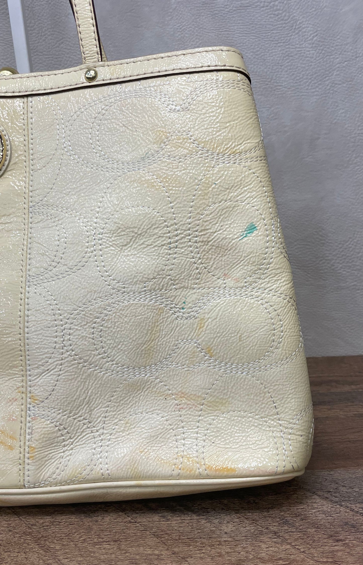 Coach Cream Signature Patent Leather Kiss Lock Tote Bag Gold Hardware