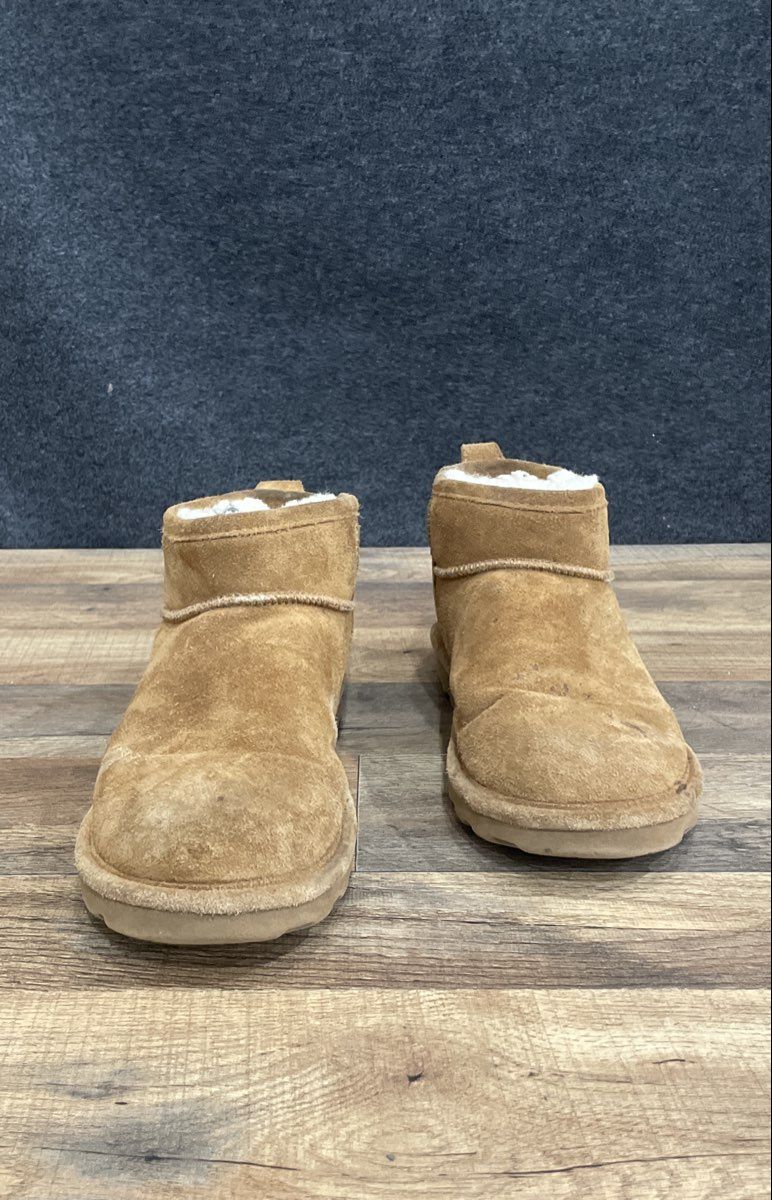 Bearpaw Hickory Brown Suede Sheepskin Style Low Cut Ankle Boots 12" Sole Length