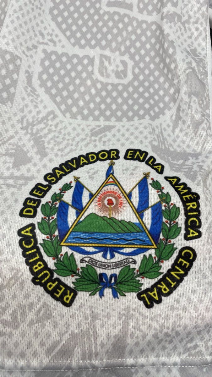 Umbro Men's El Salvador National Team Away Soccer Jersey White Patterned Sz L