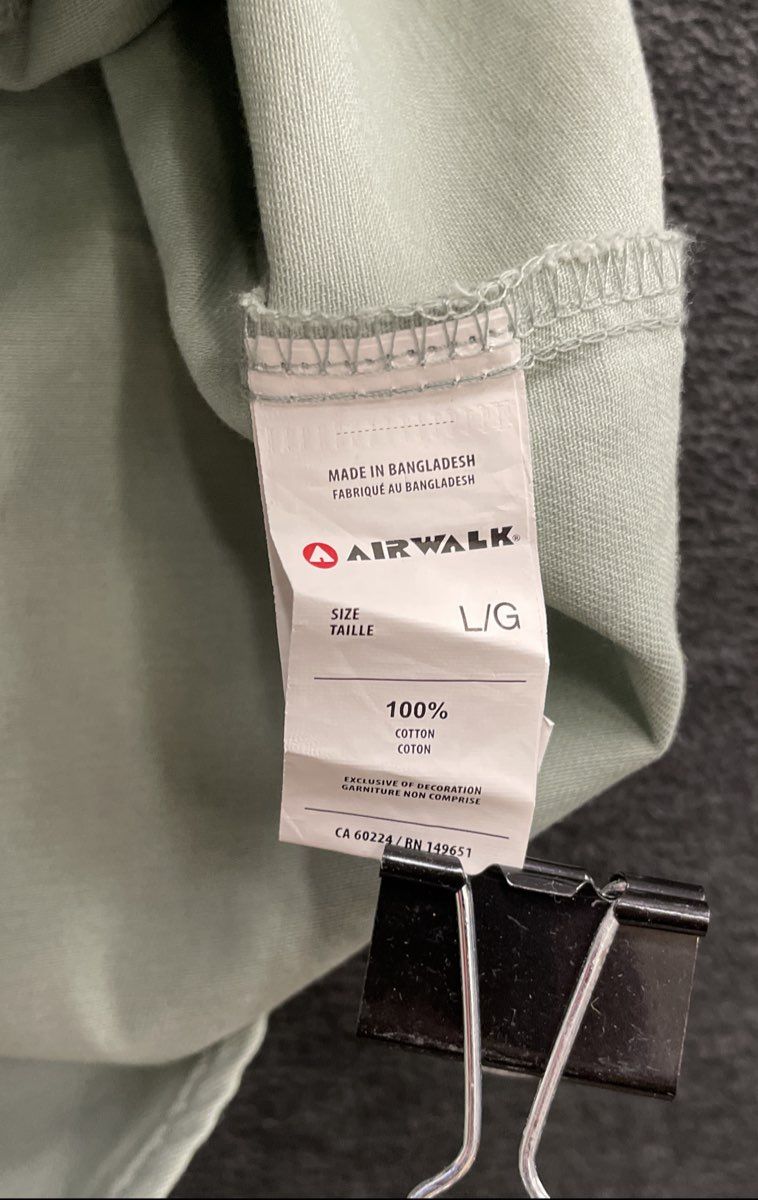 Airwalk Men's Sage Green Short Sleeve Button Down Skull Graphic Shirt Sz L