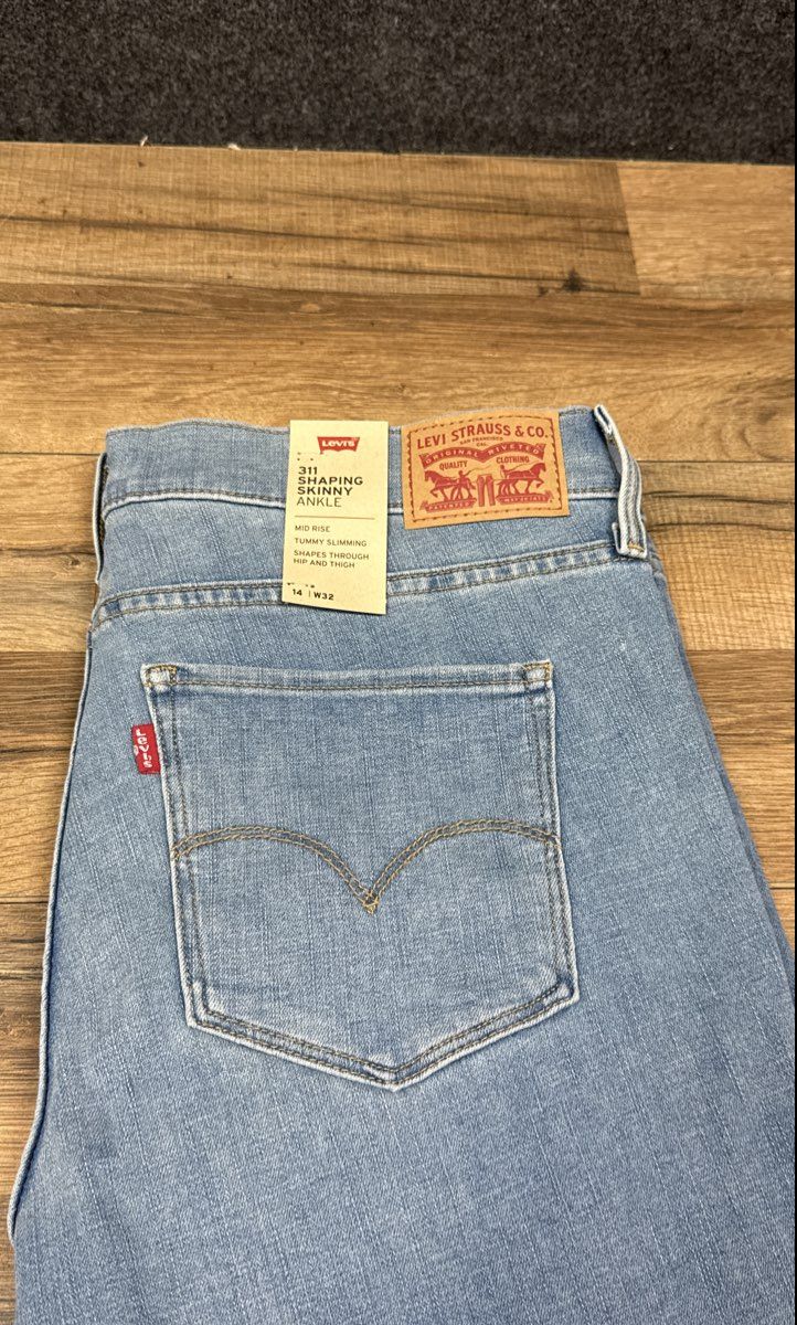 Levi's Women's 311 Shaping Skinny Ankle Jeans Light Wash Studded Sz 14 W32 NWT