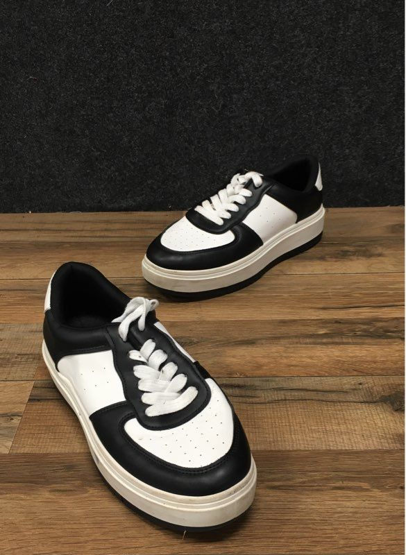 Steve Madden Natalie Black White Platform Low Top Sneakers Women's Size 9.5