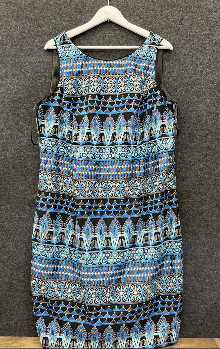 White House Black Market Women's Black Oasis Embroidered Sheath Dress NWT 16W
