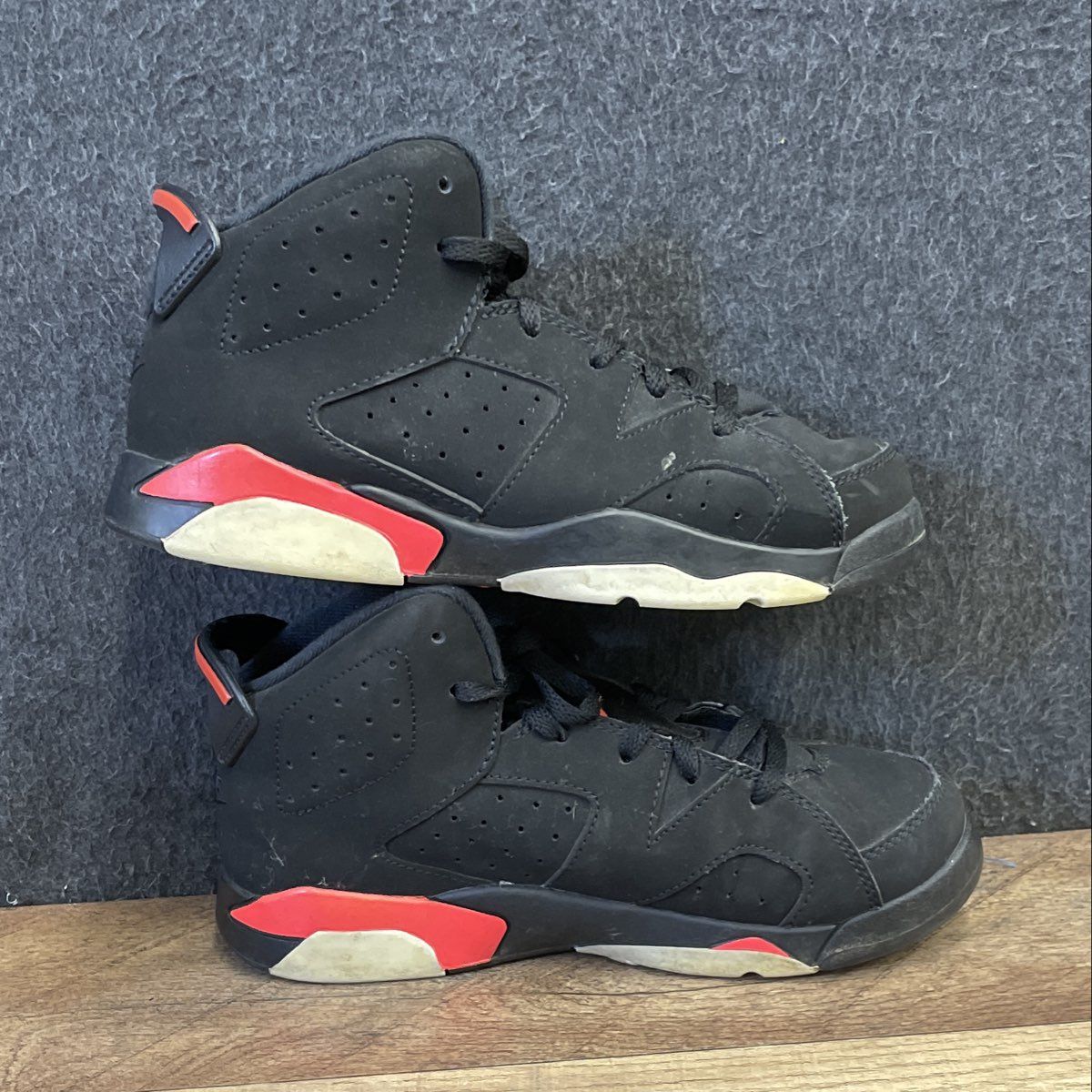 Nike Air Jordan 6 Retro Infrared Black Sneakers Kids Size 3Y