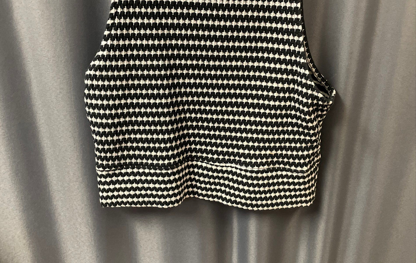 Free People Women's Black White Textured Mock Neck Sleeveless Cropped Top Sz S