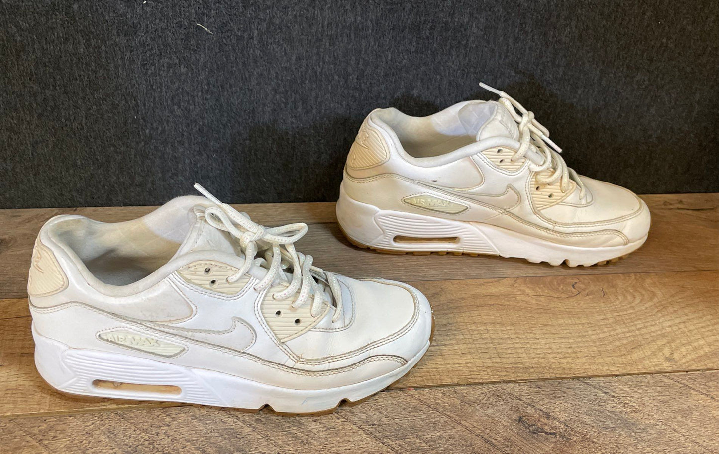 Nike Air Max 90 White Gum Leather Shoes Youth Size 6Y 897987-100