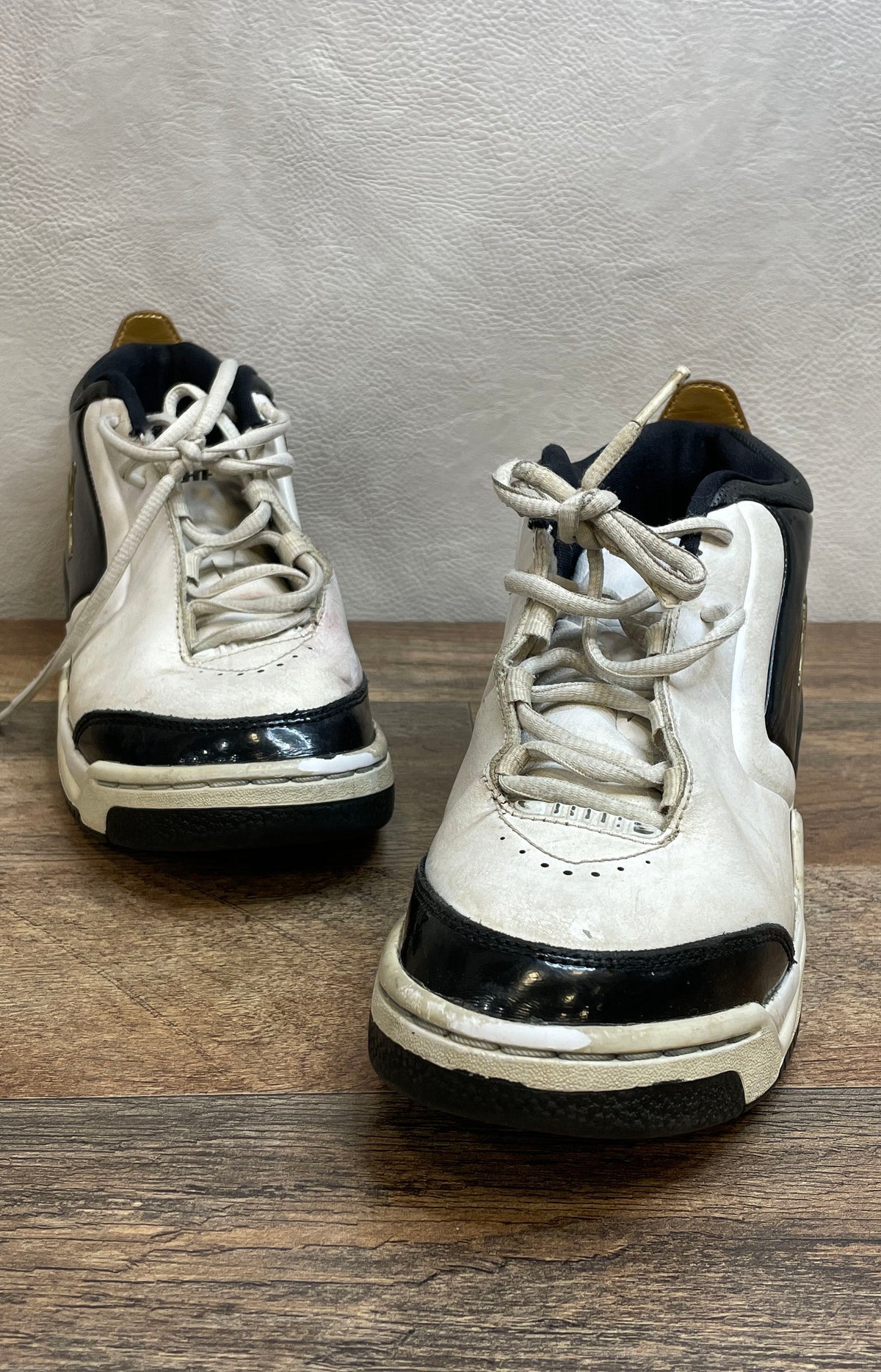 Nike Jordan Pro Strong White Black Gold Basketball Shoes Size 6.5Y