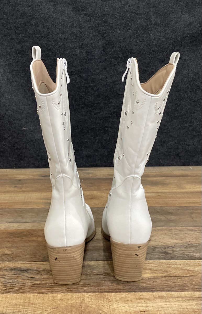 Dream Pairs White Embroidered Studded Western Cowboy Boots Women's Size 9.5