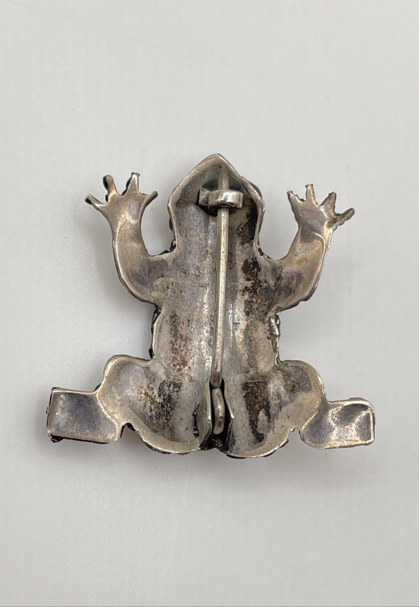 Low Grade Silver (Ag 82.01) Granulated Filigree Frog Brooch Pin 3.6g