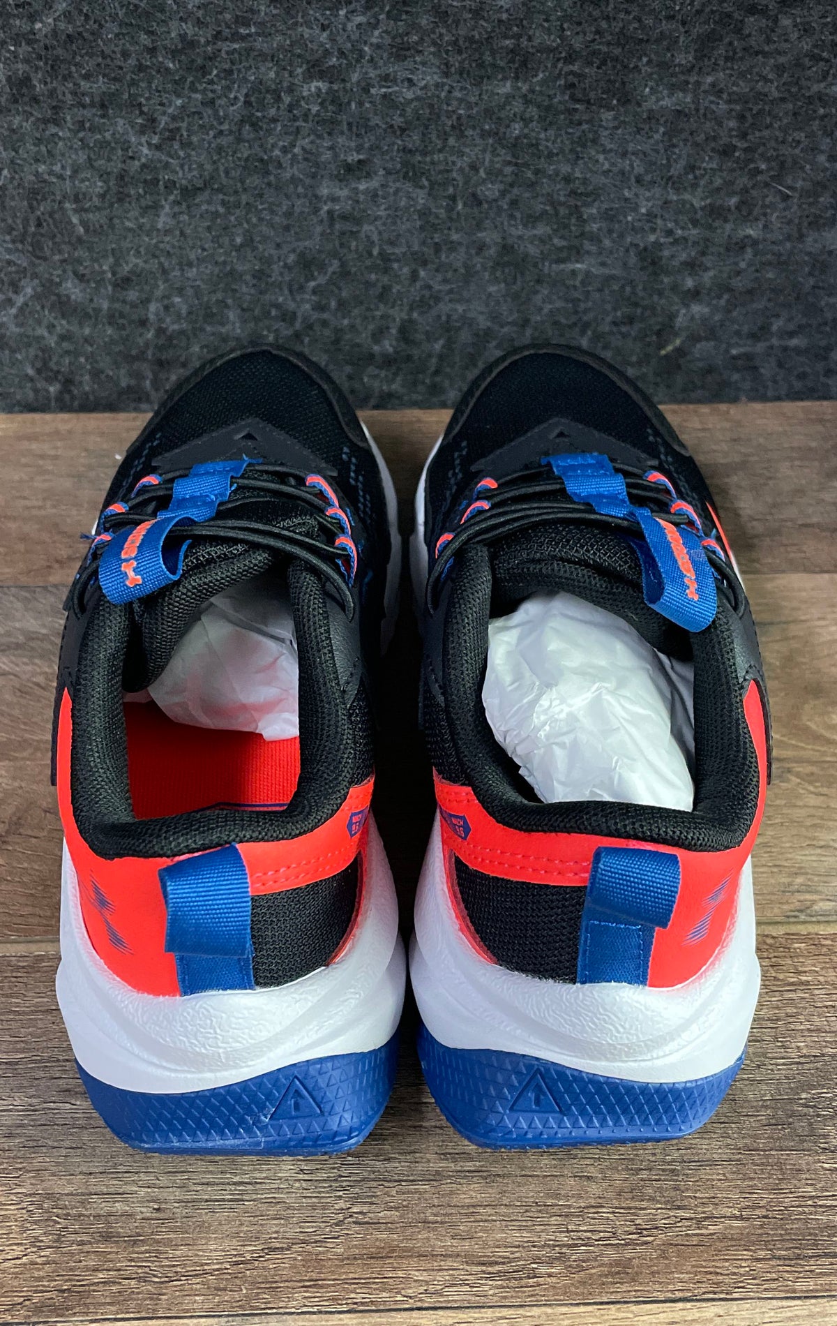 Under Armour Scramjet 6 Black Blue Orange Boys Running Shoes Size 1Y DS