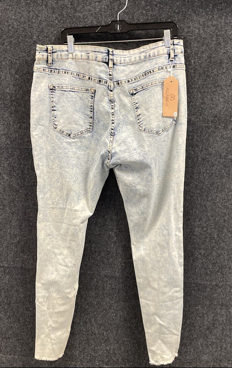 Allabreve Women's Acid Wash Blue Distressed Ripped Skinny Jeans NWT Sz 2XL