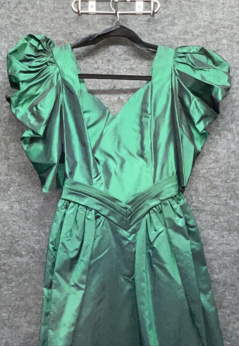 Vintage 80s Emerald Green Taffeta Puffy Sleeve Bow Back Formal Prom Gown Sz M