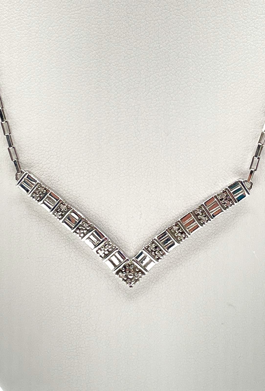 Ross Simons 925 Sterling Silver V-Bar Pendant Square-Link Necklace 8.2g