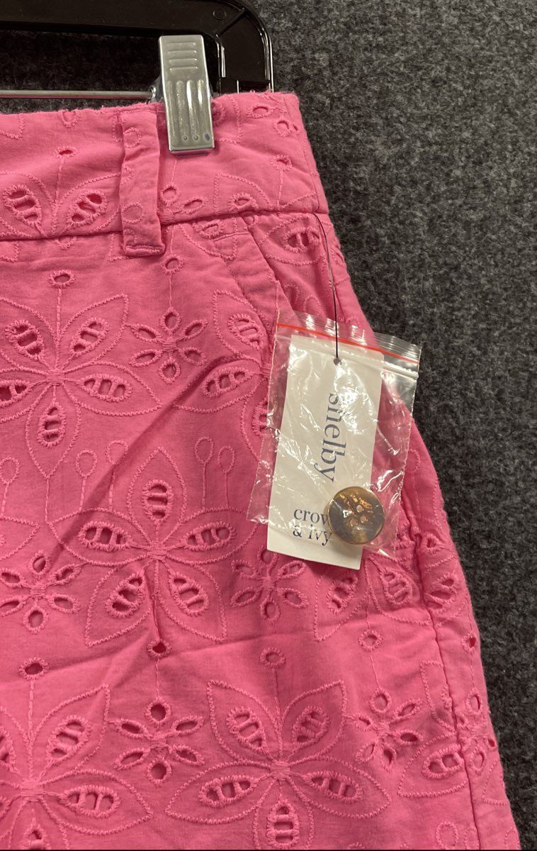 Crown & Ivy Women's Pink Shelby Eyelet Scalloped Hem Shorts NWT Size 4