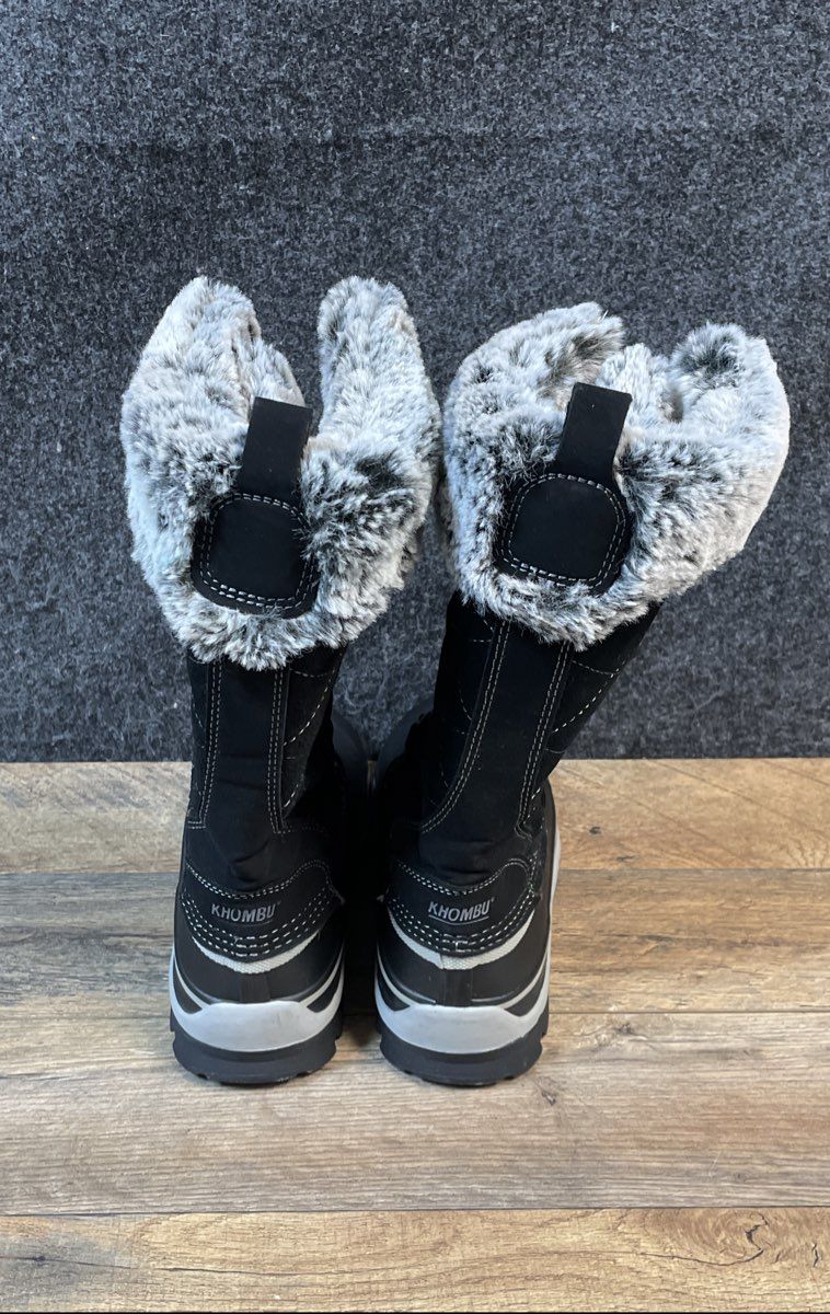 Khombu Ellie Black Faux Fur Trim Winter Snow Duck Boots Size 6M