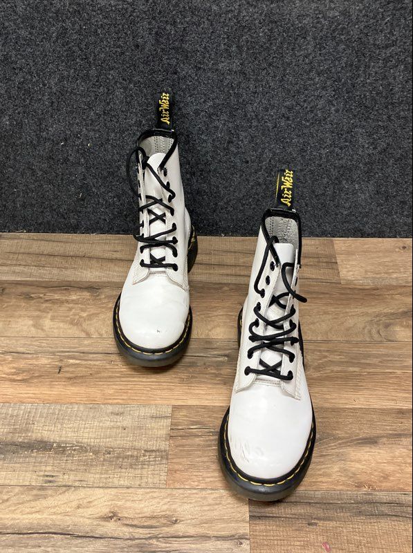 Dr. Martens 1460 W White Leather 8-Eye Lace Up Boots Women's Size 6