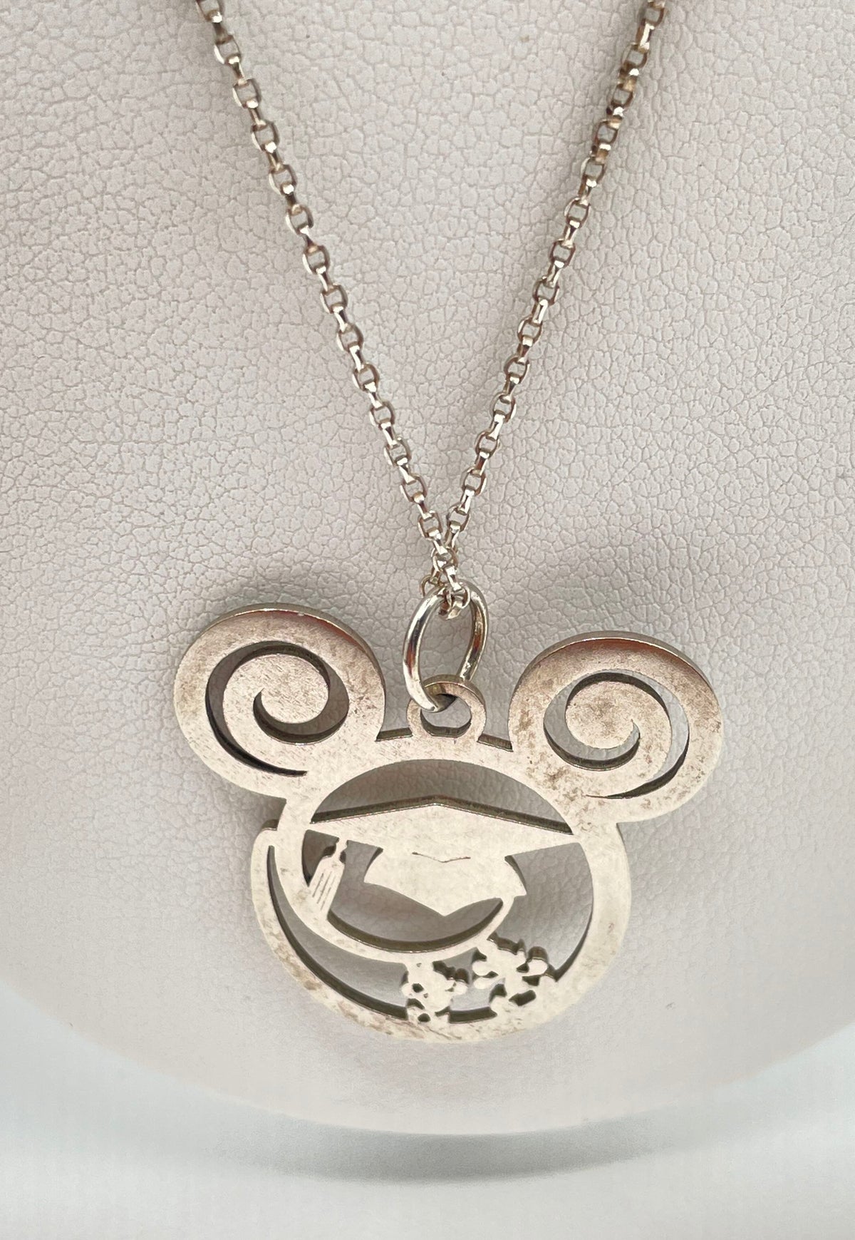 925 Sterling Silver Disney Mickey Mouse Graduation Cap Pendant Necklace 5.7g