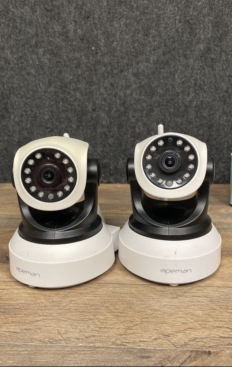 Apeman WiFi Security Camera & Light Bulb Panorama Camera Lot of 3