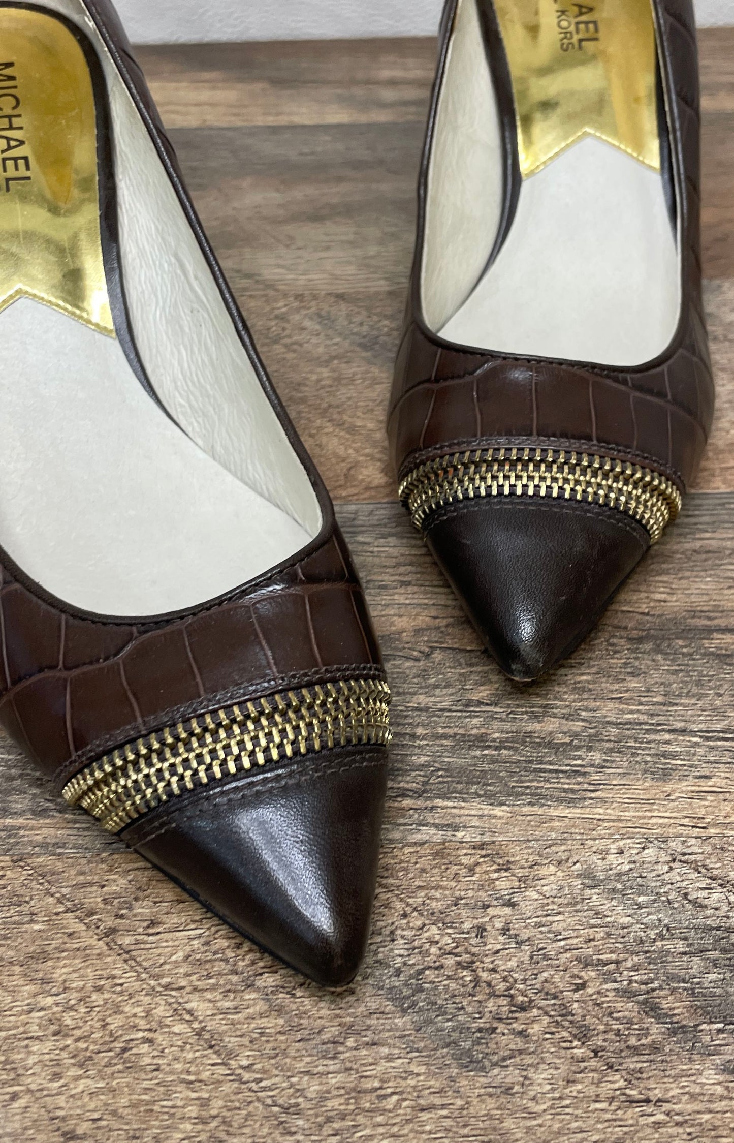Michael Kors Dark Brown Croc Embossed Zipper Pointed Toe Pumps Heels Size 8.5 M