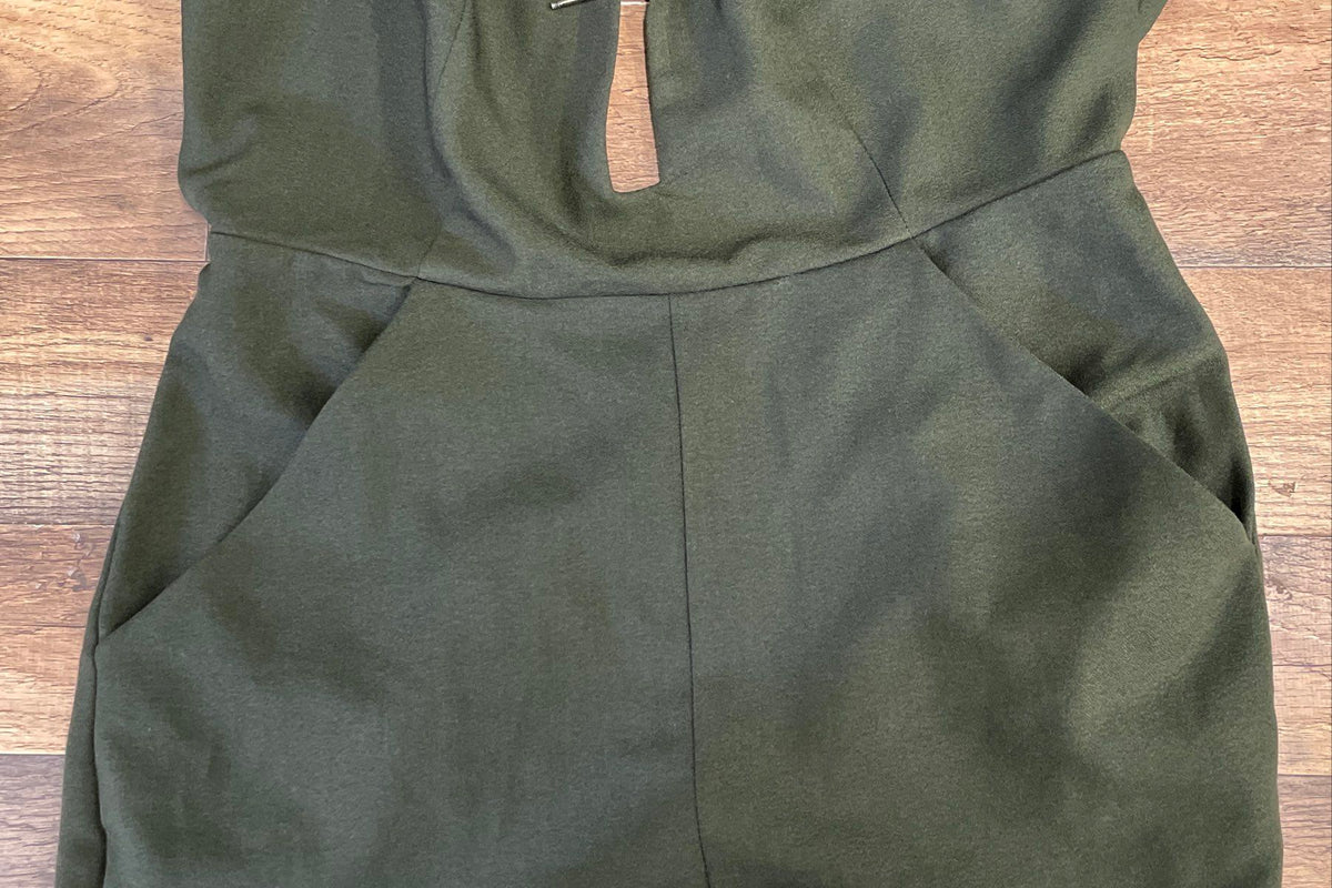 ASOS Women's Green Plunge Neck Bar Detail Sleeveless Jumpsuit Sz 6 NWT
