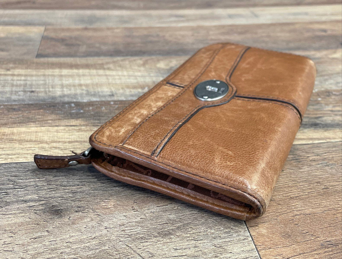 Fossil Brown Leather Keyhole Zip Around Clutch Wallet Large