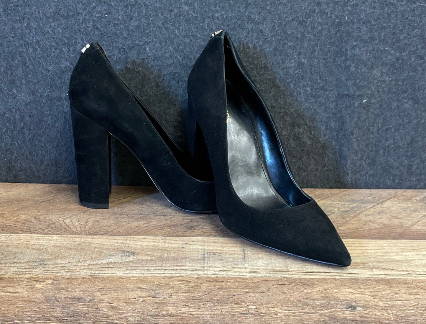 Guess Womens Black Suede Pointed Toe Block Heel Pumps Heels Size 7.5