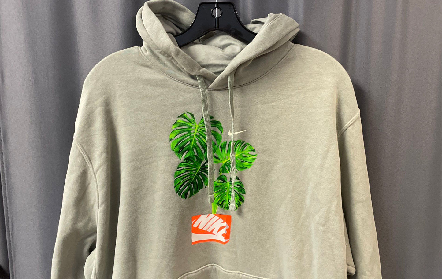 Nike Men's Sage Green Monstera Plant Shoebox Graphic Pullover Hoodie Sz L