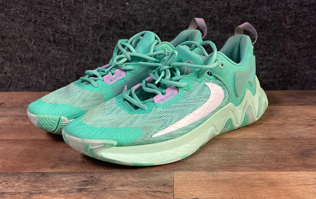 Nike Giannis Immortality 2 Mint Purple Light Menta Basketball Men's Size 10
