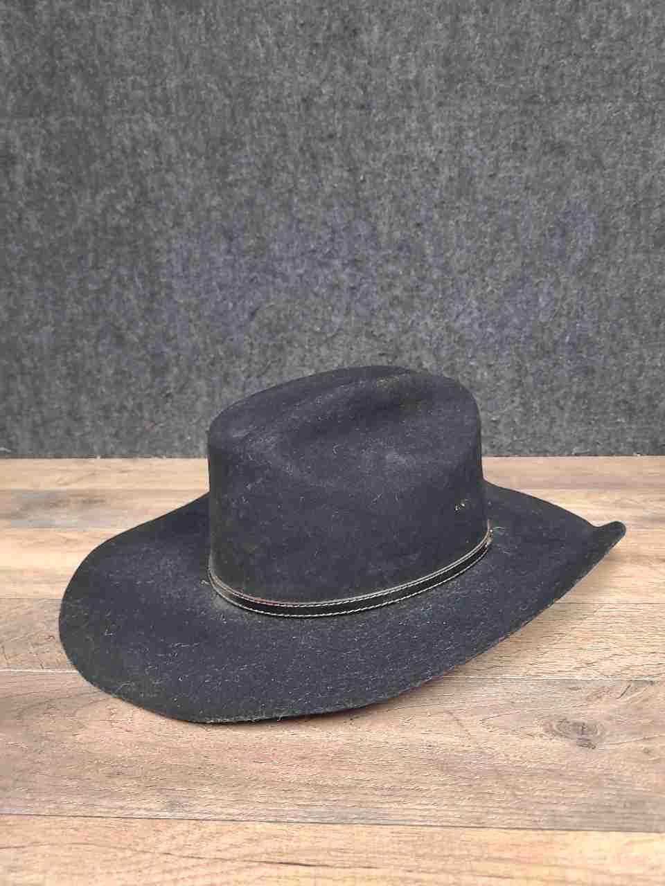Justin Men's Black Felt Cowboy Hat Milano Cattleman Crease Studded Sz 7 1/8