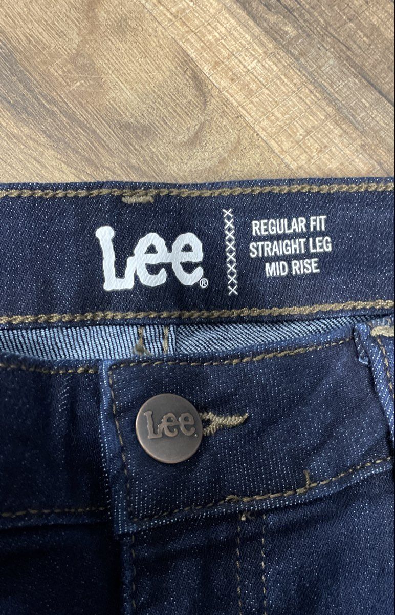 Lee Women's Jeans Deep Indigo Regular Fit Straight Leg Mid Rise NWT Sz 10P