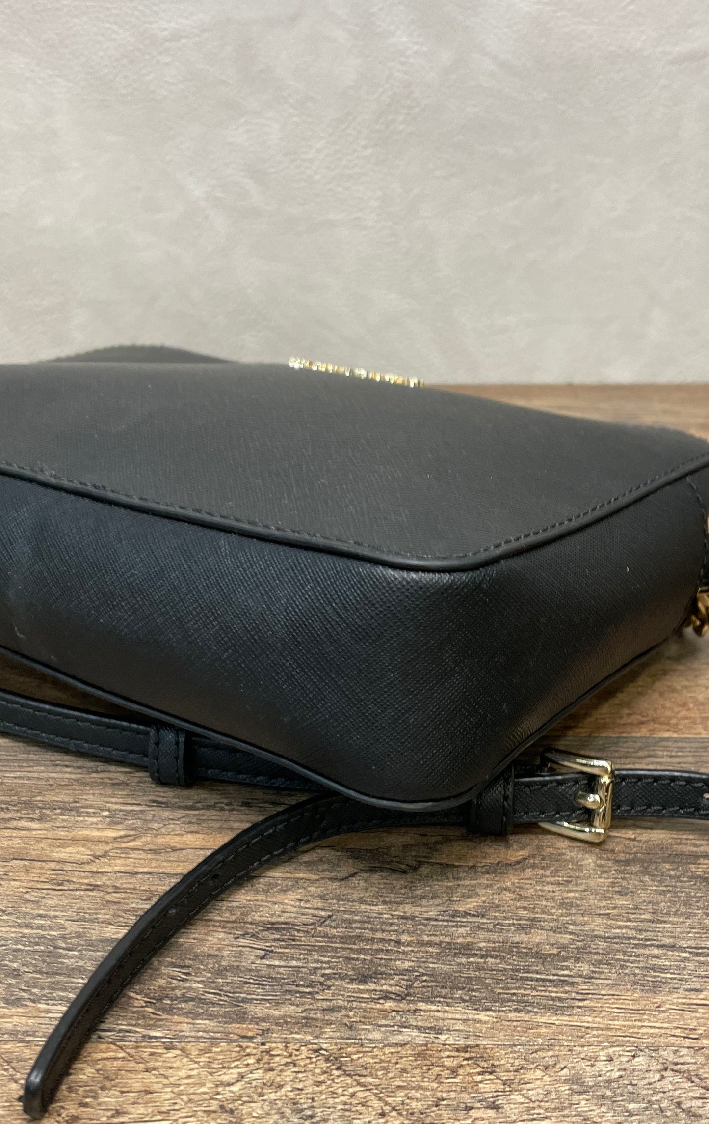 Michael Kors Black Saffiano Leather Jet Set East West Crossbody Bag Gold