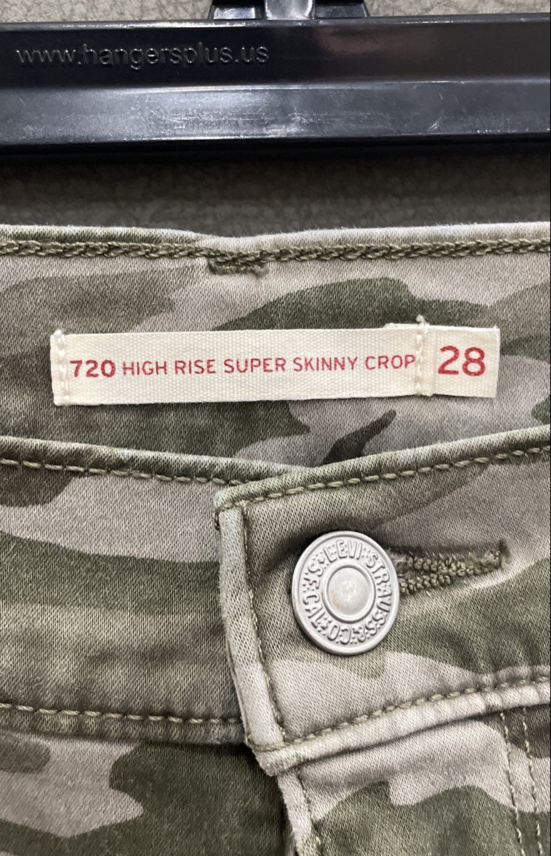 Levi's Women's 720 High Rise Super Skinny Crop Camo Jeans Green Sz 28