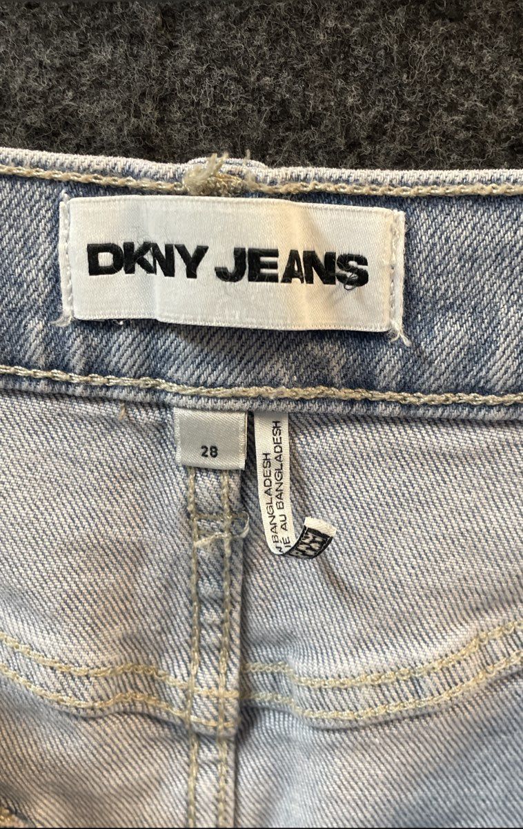 DKNY Jeans Women's Cortlandt High Rise Denim Mini Skirt Light Wash NWT Sz 28