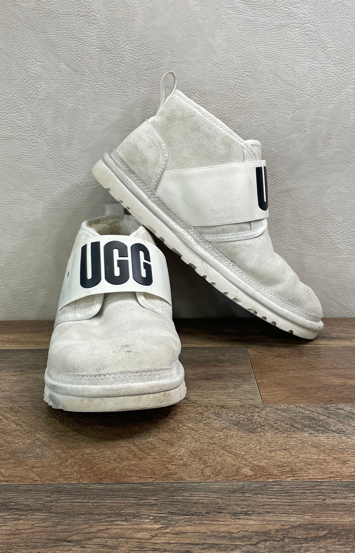 UGG Neumel II Graphic Light Grey Suede Chukka Boots Women's Size 9