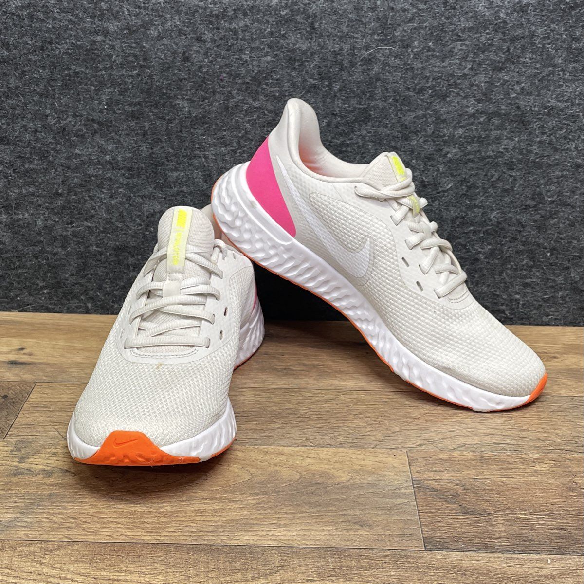 Nike Revolution 5 White Pink Laser Orange Women's Running Shoes Size 8.5