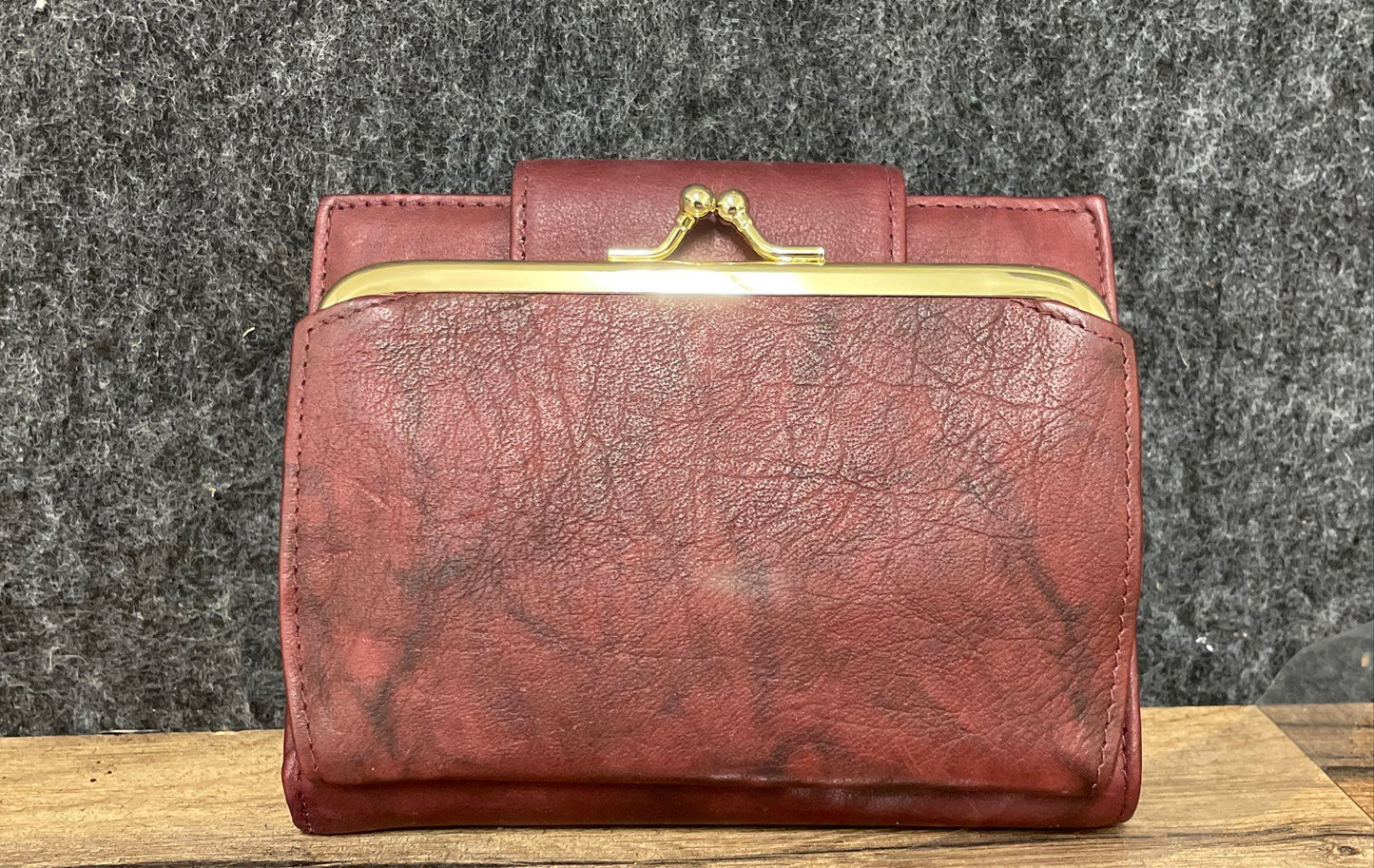Vintage Buxton Burgundy Leather Floral Bifold Wallet Kiss Lock Coin Purse NIB
