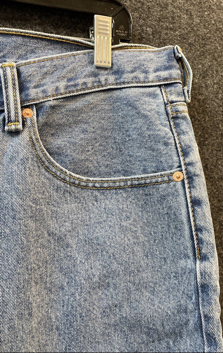 Levi's Men's 550 Relaxed Fit Tapered Leg Jeans Light Blue Wash NWT Sz 36x30