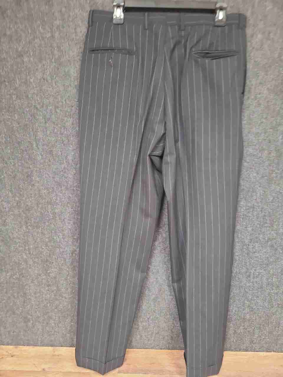 Tommy Hilfiger Men's Suit Charcoal Pinstripe 2-Button Cuffed 38x32