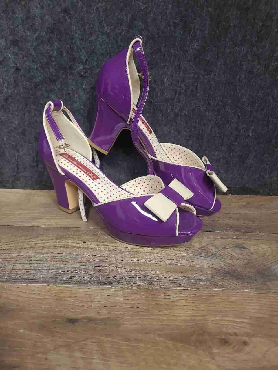 But Another Innocent Tale Purple White Peep Toe Platform Bow Heels Size 7.5