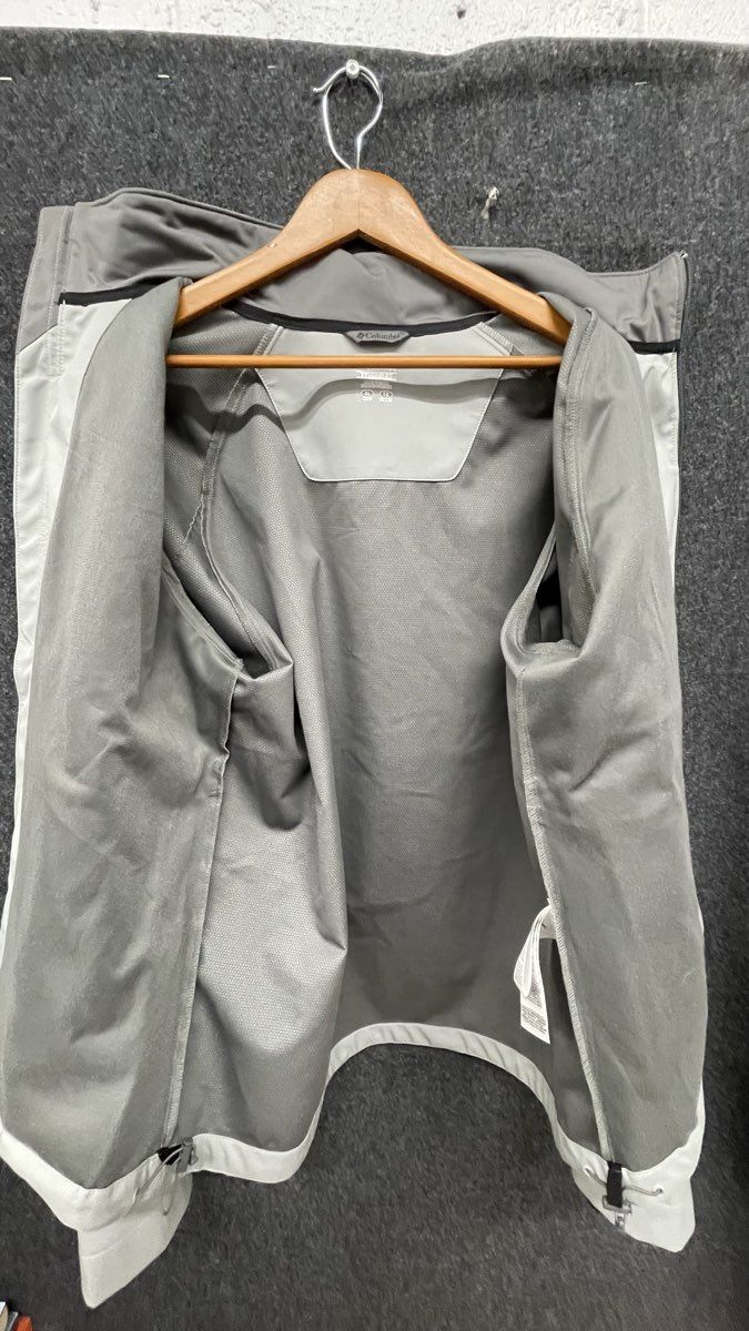 Columbia Titanium Men's Light Grey Full Zip Phurtec Softshell Jacket Size XL