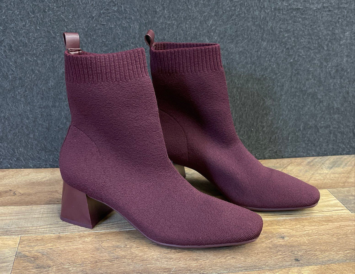 Cushionaire Milo Maroon Knit Memory Foam Block Heel Sock Booties Size 10