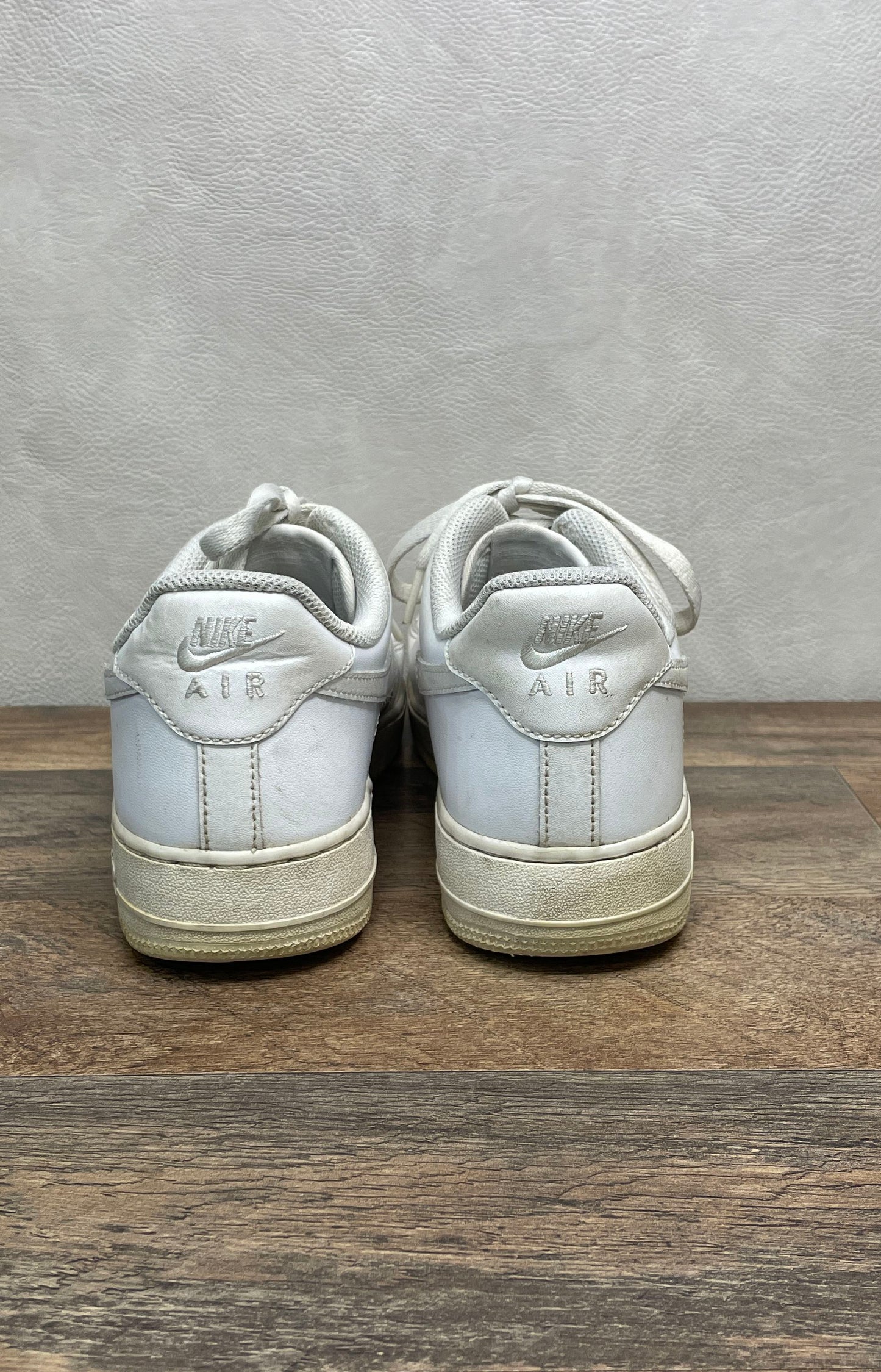 Nike Air Force 1 '07 Low Triple White Sneakers Size 8.5