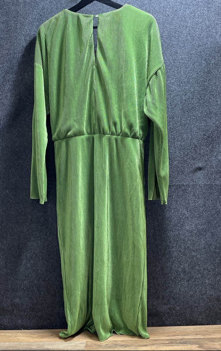 New York & Company Women's Green Pleated Surplice Long Sleeve Dress NWT Sz L