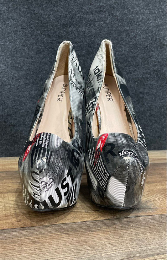 Bumper Newspaper Print Graphic Platform Stiletto Pumps Grey Red Size 9