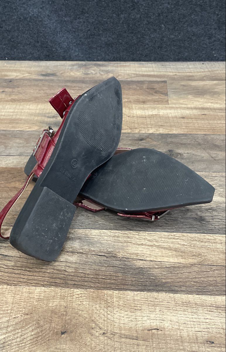 Berness Addison Red Pointed Toe Grommet Buckle Slingback Sandals Size 5.5