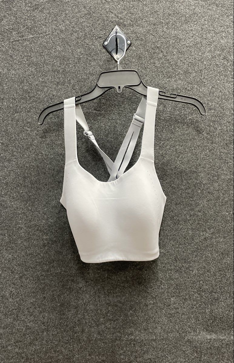 Lululemon Women's AirSupport Bra High Support Light Gray Molded Cups Sz 38DD