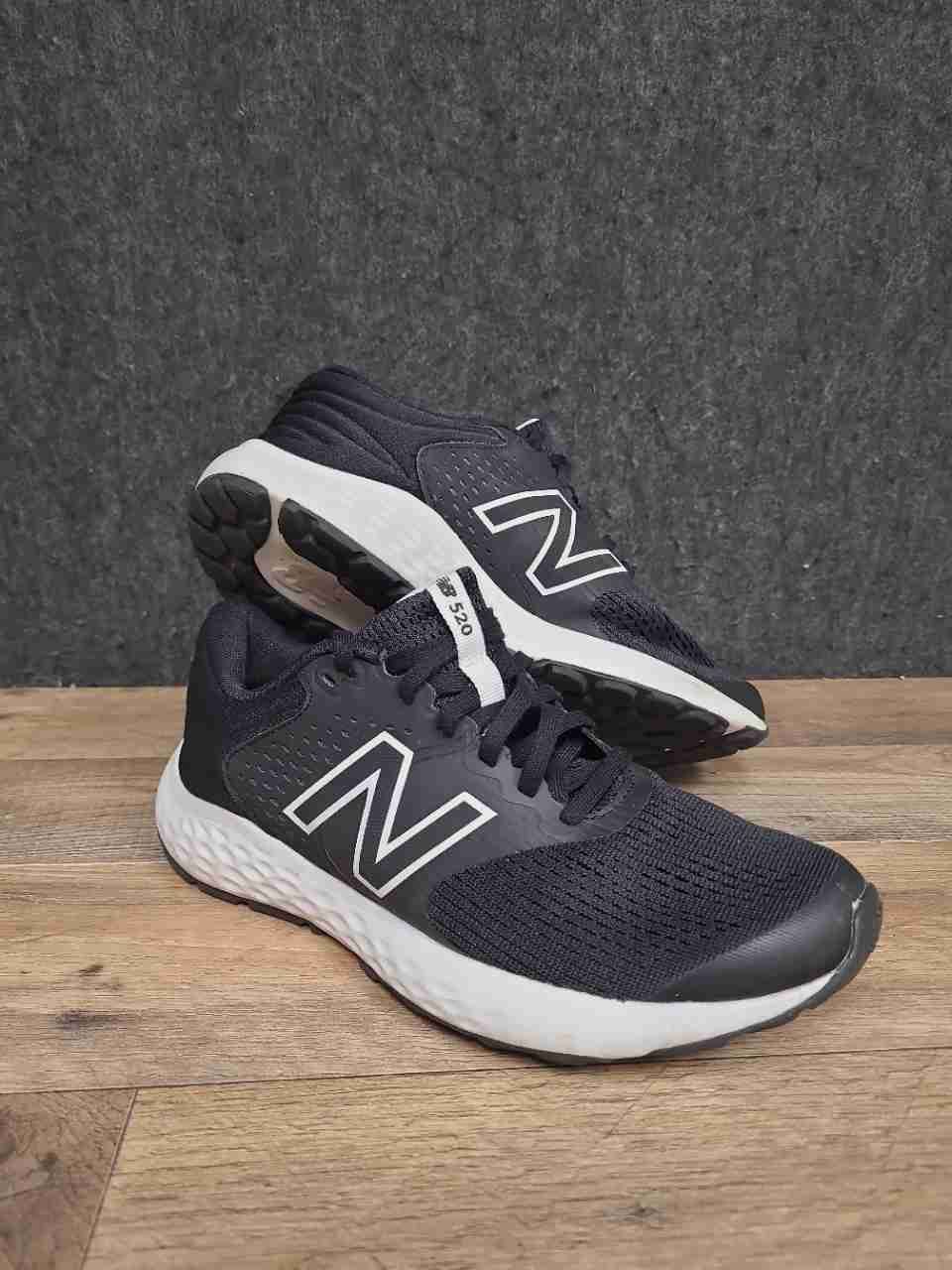New Balance 520v7 W520LK7 Black White Women's Running Shoes Size 8