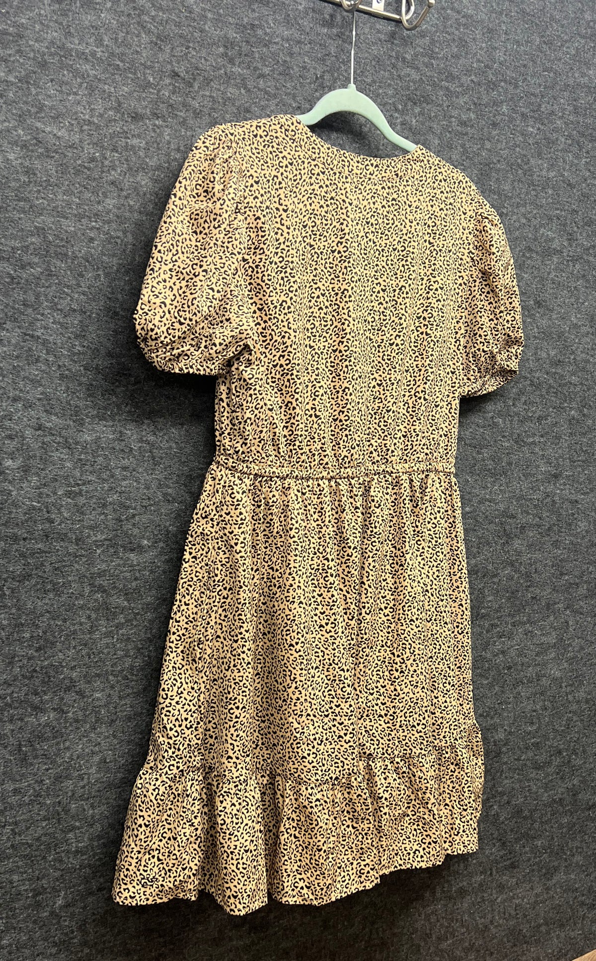 Vineyard Vines Women's Dress Tan Black Cheetah Print V-Neck Short Sleeve M NWT