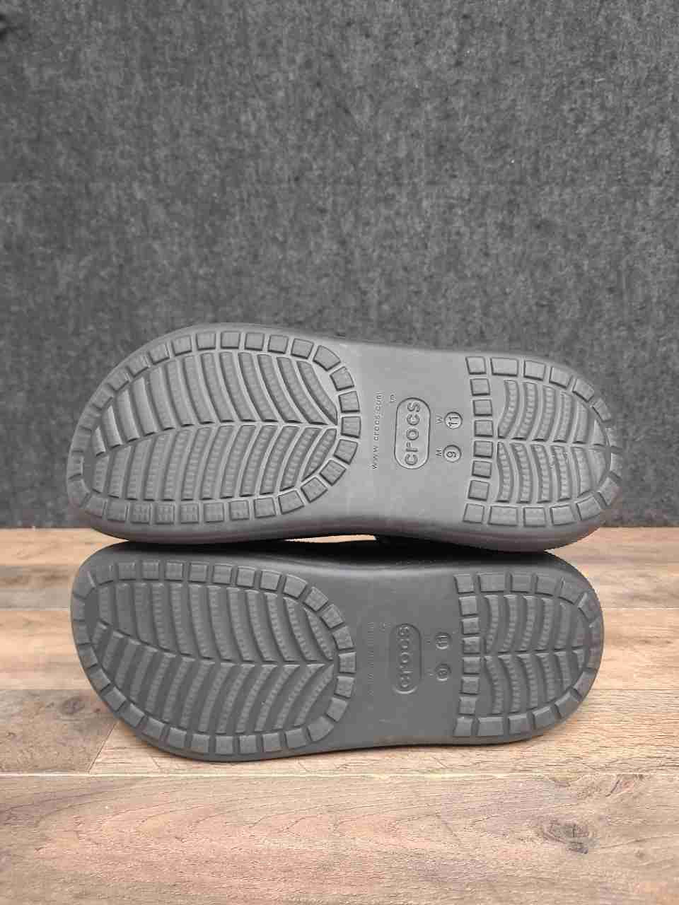 Crocs Classic Crush Clog Black Platform Clogs Men's 9 Women's 11