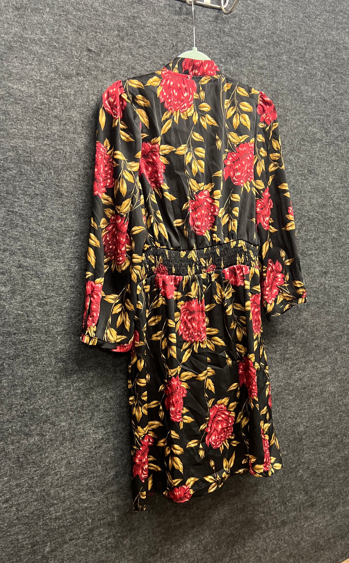 Milk & Honey Women's Floral Long Sleeve Smocked Waist Midi Dress Black Sz L NWT